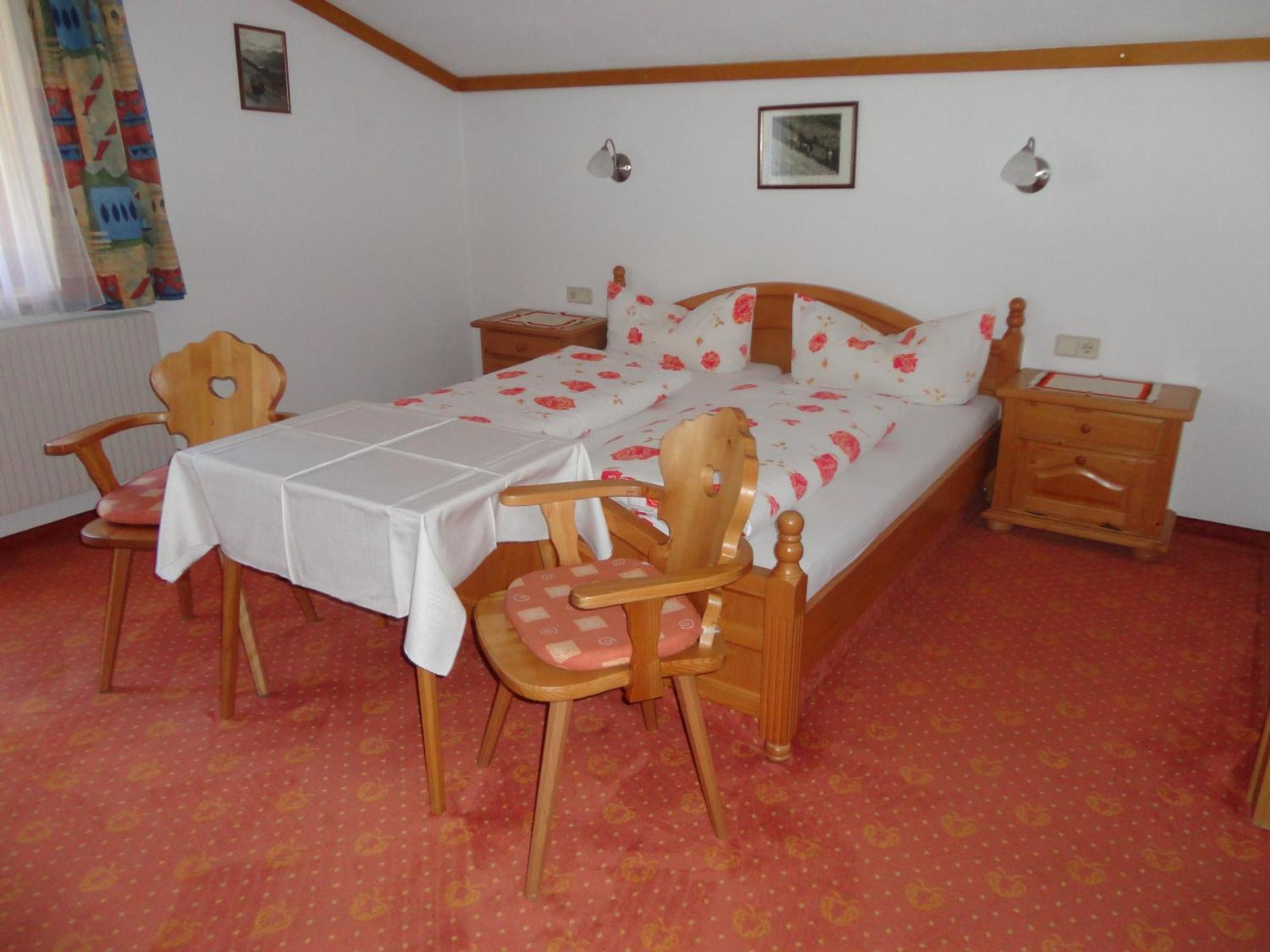 Apartment Haus Gleinser - *
