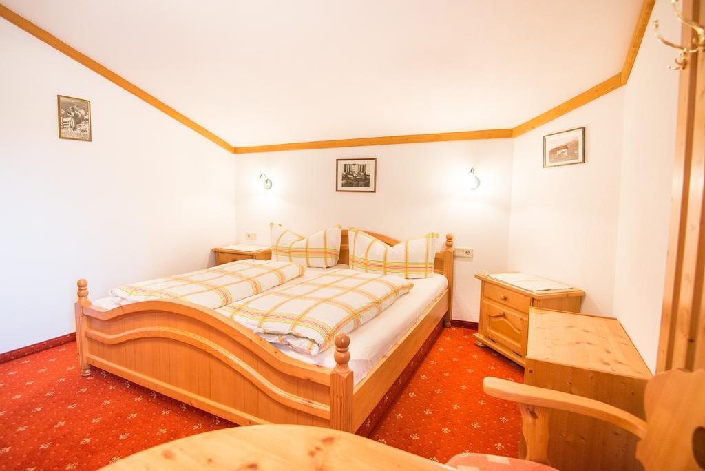 Haus Gleinser - *